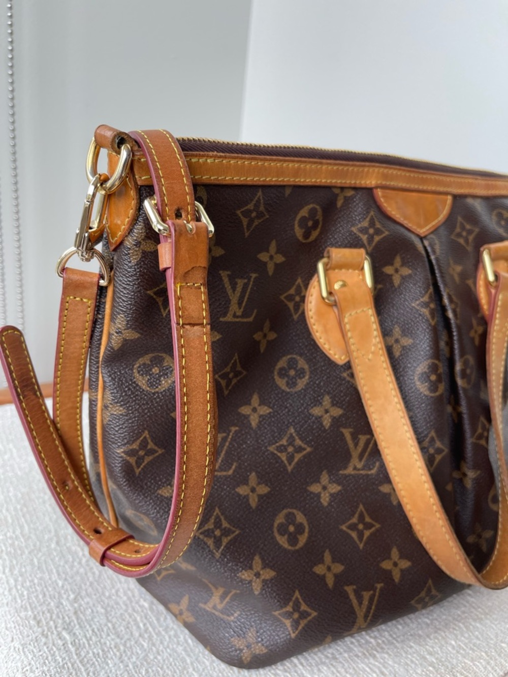 Louis Vuitton Monogram Palermo GM Canvas Tote with Vachetta Trim - Picture 4 of 13